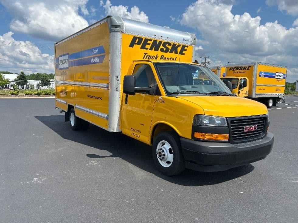 Light Duty Box Truck-Light and Medium Duty Trucks-GMC-2022-Savana G33903-Madison-AL-118,100\n\t\tmiles-$ 25,750 - Image 1