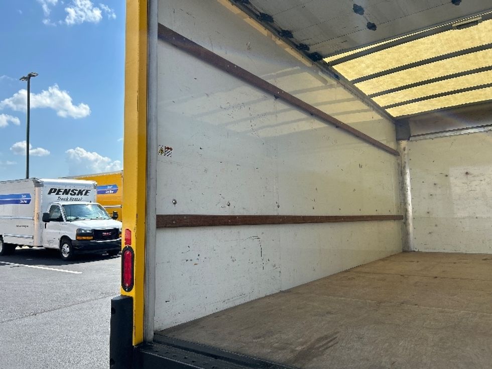 Light Duty Box Truck-Light and Medium Duty Trucks-GMC-2022-Savana G33903-Madison-AL-118,100\n\t\tmiles-$ 25,750 - Image 11