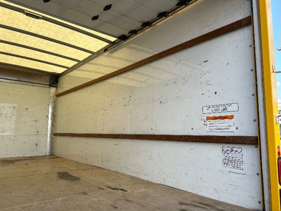 Light Duty Box Truck-Light and Medium Duty Trucks-GMC-2022-Savana G33903-Madison-AL-118,100\n\t\tmiles-$ 25,750 - Image 12