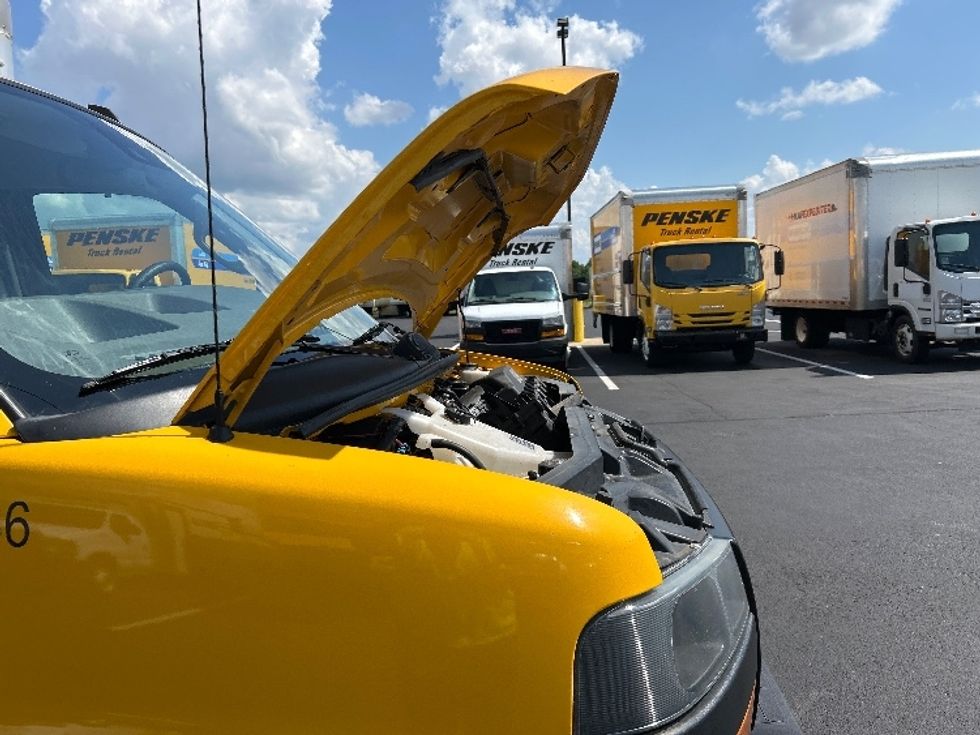 Light Duty Box Truck-Light and Medium Duty Trucks-GMC-2022-Savana G33903-Madison-AL-118,100\n\t\tmiles-$ 25,750 - Image 23
