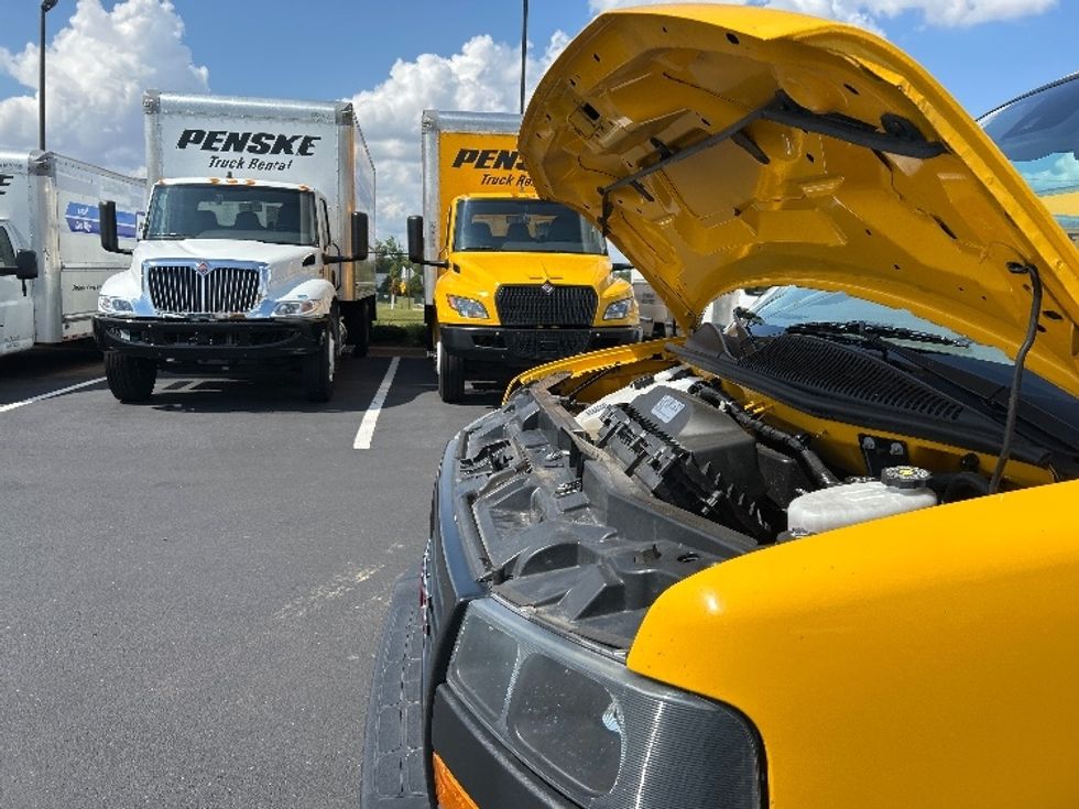 Light Duty Box Truck-Light and Medium Duty Trucks-GMC-2022-Savana G33903-Madison-AL-118,100\n\t\tmiles-$ 25,750 - Image 24