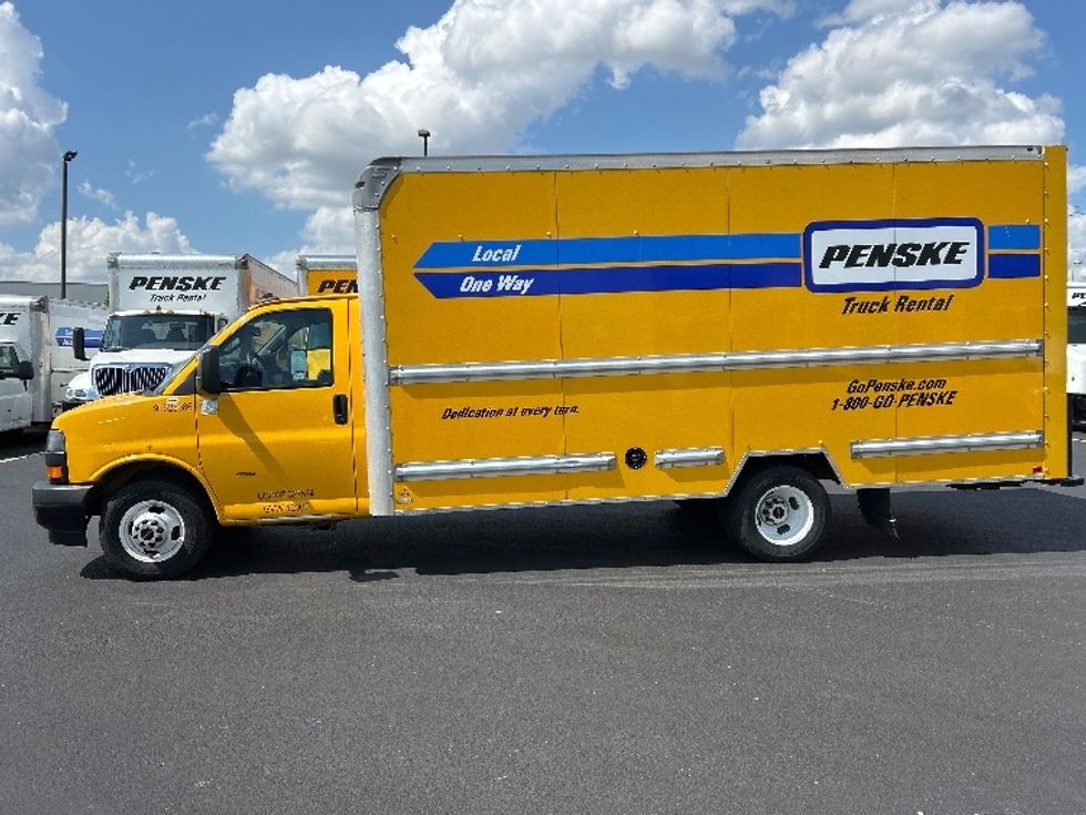 Light Duty Box Truck-Light and Medium Duty Trucks-GMC-2022-Savana G33903-Madison-AL-118,100\n\t\tmiles-$ 25,750 - Image 4