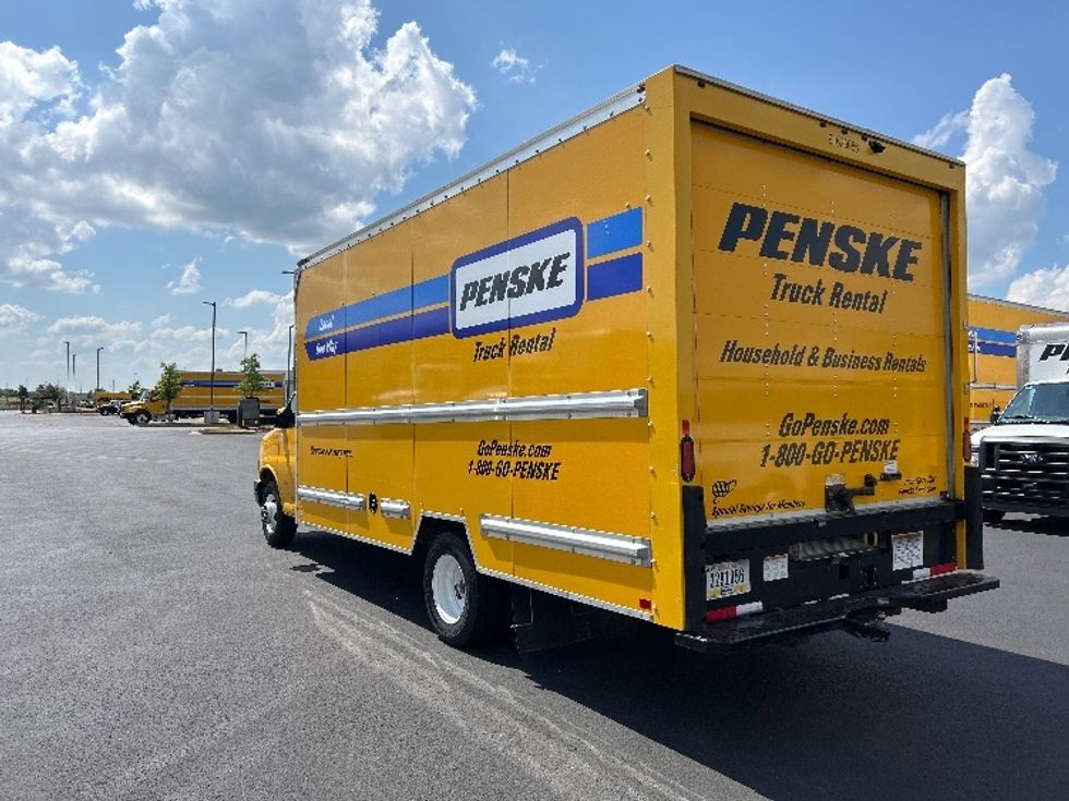 Light Duty Box Truck-Light and Medium Duty Trucks-GMC-2022-Savana G33903-Madison-AL-118,100\n\t\tmiles-$ 25,750 - Image 6