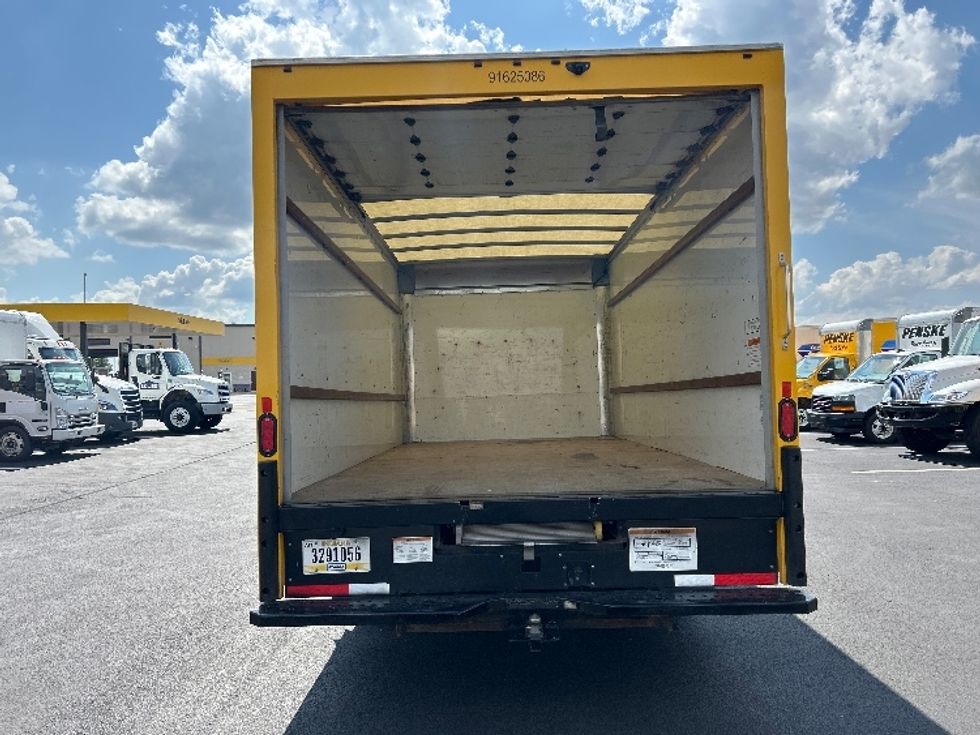 Light Duty Box Truck-Light and Medium Duty Trucks-GMC-2022-Savana G33903-Madison-AL-118,100\n\t\tmiles-$ 25,750 - Image 8