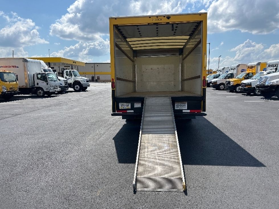 Light Duty Box Truck-Light and Medium Duty Trucks-GMC-2022-Savana G33903-Madison-AL-118,100\n\t\tmiles-$ 25,750 - Image 9