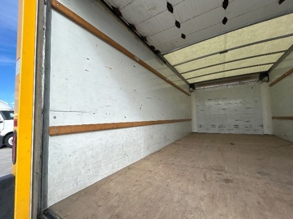 Light Duty Box Truck-Light and Medium Duty Trucks-GMC-2022-Savana G33903-Manassas-VA-69,016\n\t\tmiles-$ 31,000 - Image 17