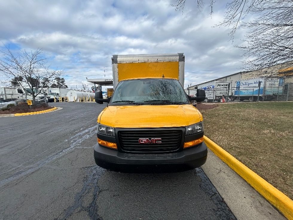 Light Duty Box Truck-Light and Medium Duty Trucks-GMC-2022-Savana G33903-Manassas-VA-69,016\n\t\tmiles-$ 31,000 - Image 2