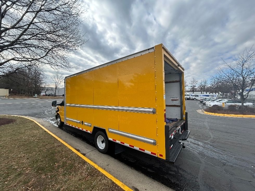 Light Duty Box Truck-Light and Medium Duty Trucks-GMC-2022-Savana G33903-Manassas-VA-69,016\n\t\tmiles-$ 31,000 - Image 6