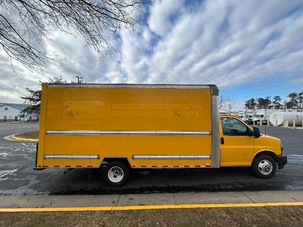 Light Duty Box Truck-Light and Medium Duty Trucks-GMC-2022-Savana G33903-Manassas-VA-86,062\n\t\tmiles-$ 29,000 - Image 12