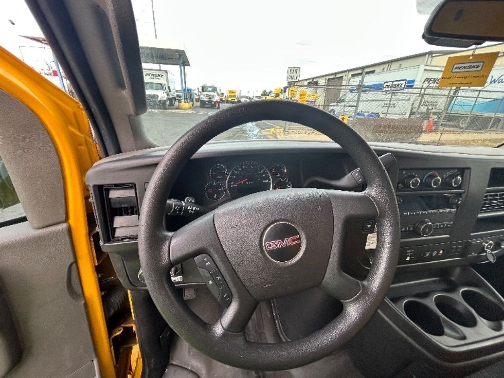 Light Duty Box Truck-Light and Medium Duty Trucks-GMC-2022-Savana G33903-Manassas-VA-86,062\n\t\tmiles-$ 29,000 - Image 15