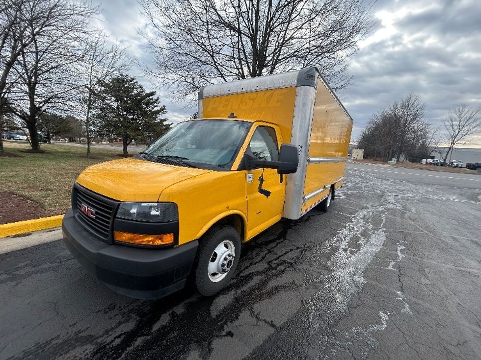 Light Duty Box Truck-Light and Medium Duty Trucks-GMC-2022-Savana G33903-Manassas-VA-86,062\n\t\tmiles-$ 29,000 - Image 3