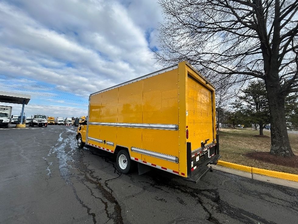 Light Duty Box Truck-Light and Medium Duty Trucks-GMC-2022-Savana G33903-Manassas-VA-86,062\n\t\tmiles-$ 29,000 - Image 5
