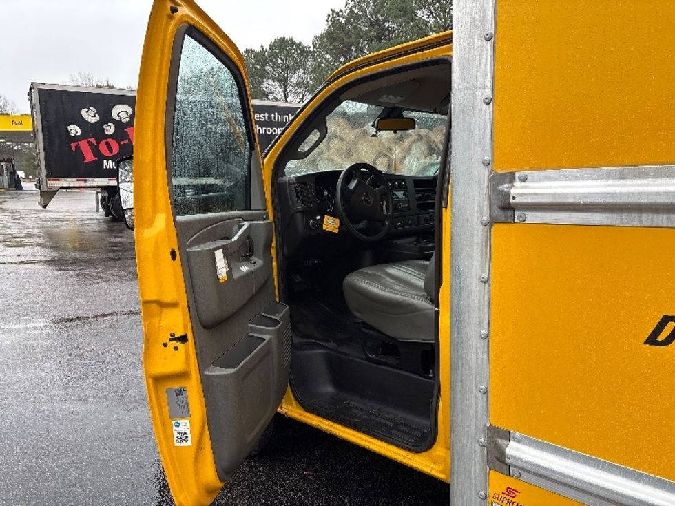 Light Duty Box Truck-Light and Medium Duty Trucks-GMC-2022-Savana G33903-Mebane-NC-131,832\n\t\tmiles-$ 24,500 - Image 16