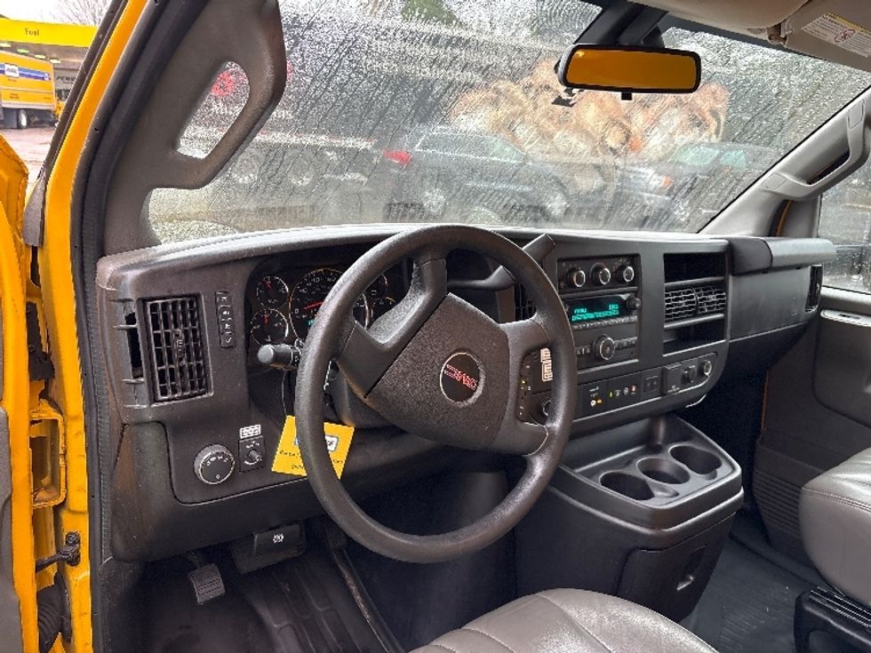 Light Duty Box Truck-Light and Medium Duty Trucks-GMC-2022-Savana G33903-Mebane-NC-131,832\n\t\tmiles-$ 24,500 - Image 17