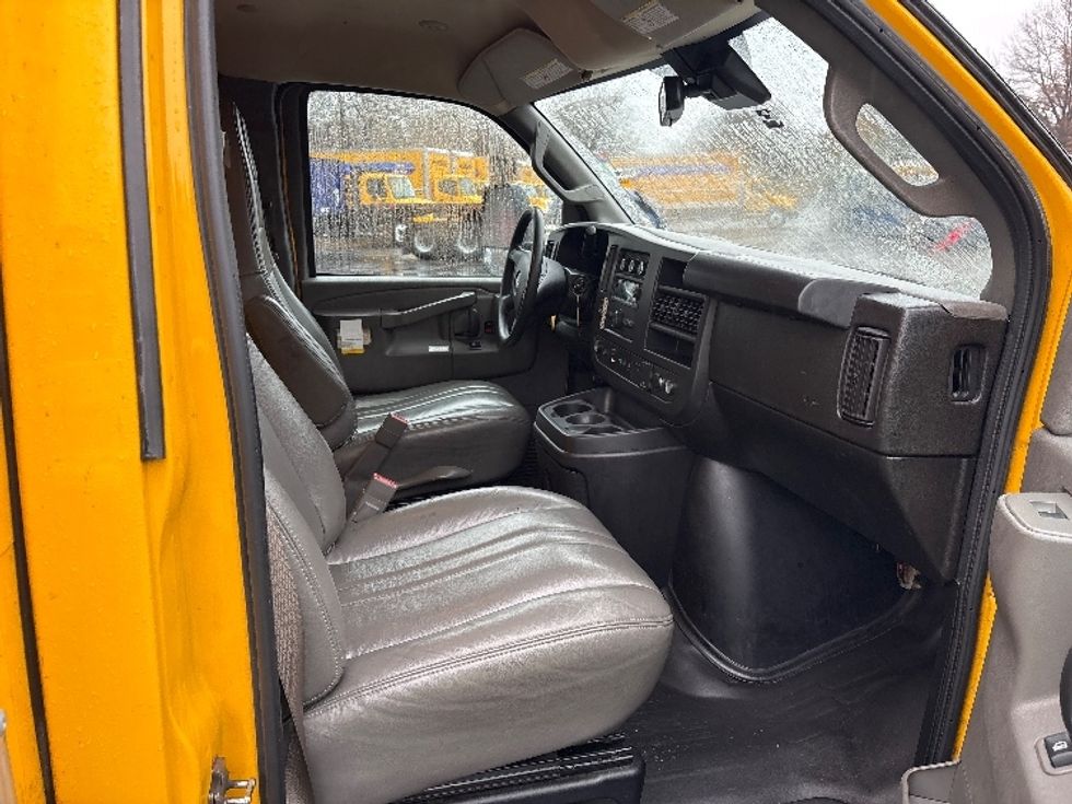 Light Duty Box Truck-Light and Medium Duty Trucks-GMC-2022-Savana G33903-Mebane-NC-131,832\n\t\tmiles-$ 24,500 - Image 22