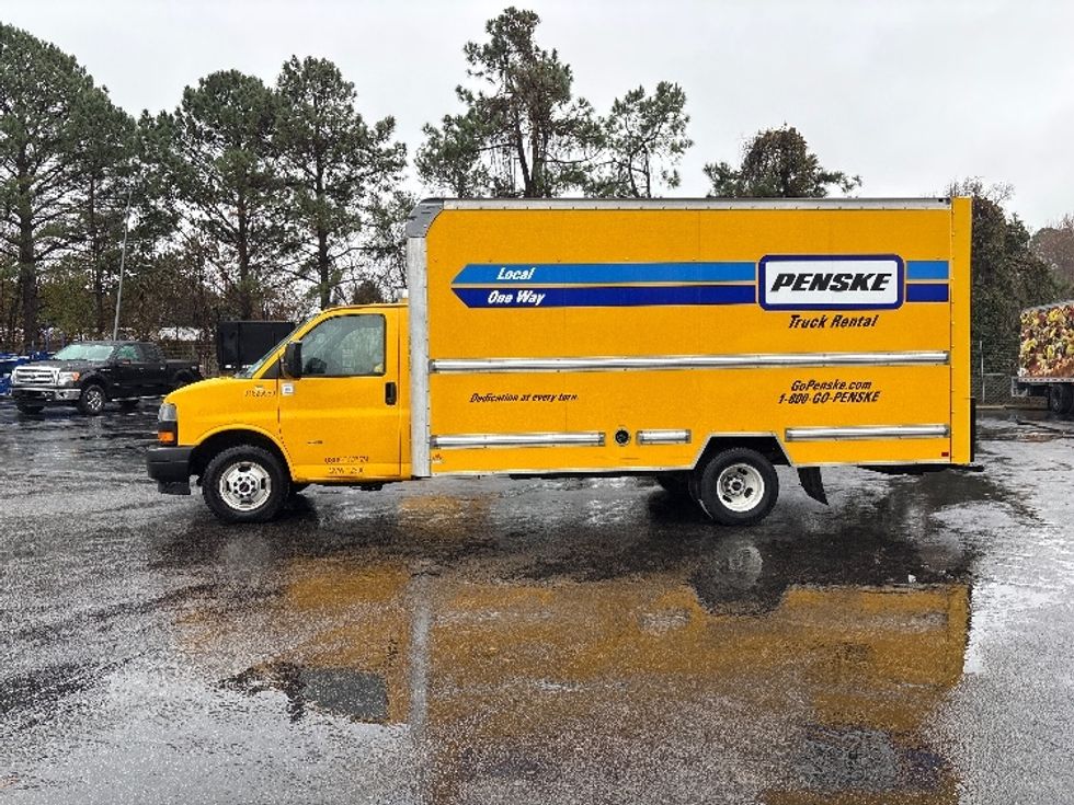Light Duty Box Truck-Light and Medium Duty Trucks-GMC-2022-Savana G33903-Mebane-NC-131,832\n\t\tmiles-$ 24,500 - Image 4