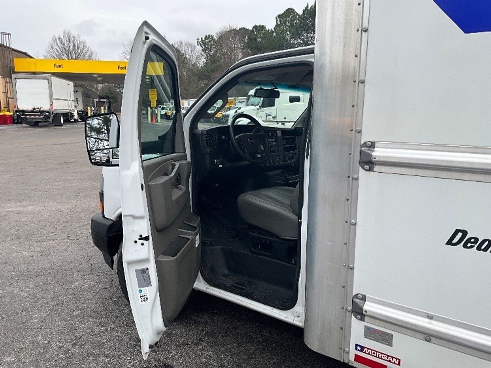 Light Duty Box Truck-Light and Medium Duty Trucks-GMC-2022-Savana G33903-Mebane-NC-47,230\n\t\tmiles-$ 43,250 - Image 16