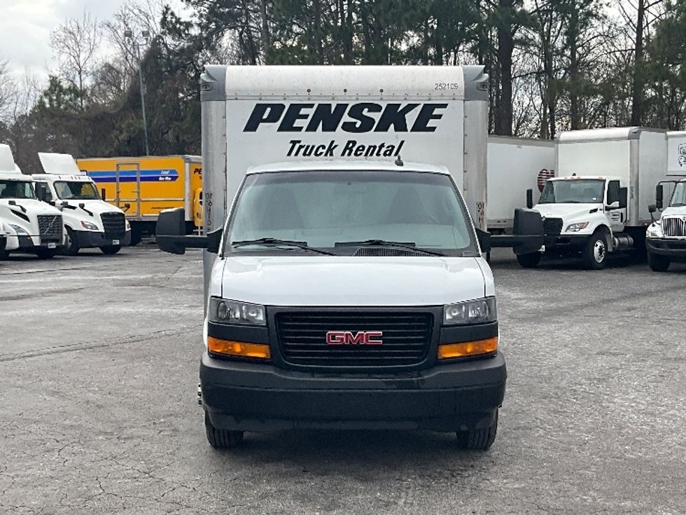 Light Duty Box Truck-Light and Medium Duty Trucks-GMC-2022-Savana G33903-Mebane-NC-47,230\n\t\tmiles-$ 43,250 - Image 2