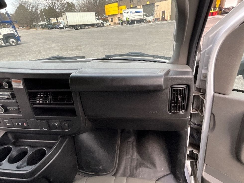 Light Duty Box Truck-Light and Medium Duty Trucks-GMC-2022-Savana G33903-Mebane-NC-47,230\n\t\tmiles-$ 43,250 - Image 21