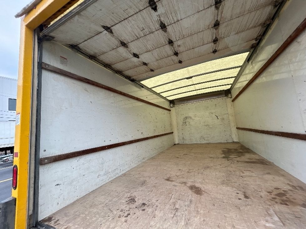 Light Duty Box Truck-Light and Medium Duty Trucks-GMC-2022-Savana G33903-Medford-MA-129,951\n\t\tmiles-$ 23,000 - Image 10