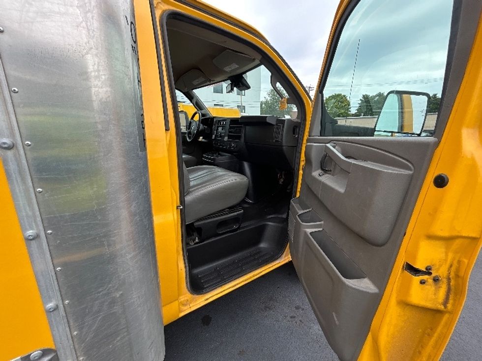 Light Duty Box Truck-Light and Medium Duty Trucks-GMC-2022-Savana G33903-Medford-MA-129,951\n\t\tmiles-$ 23,000 - Image 19