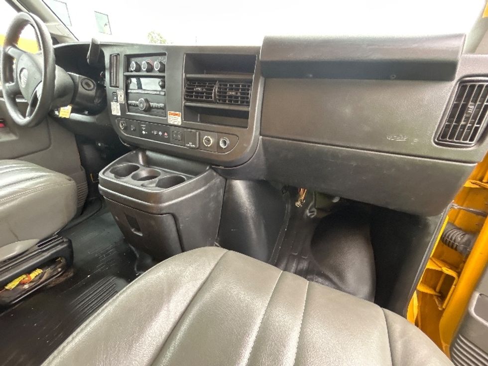 Light Duty Box Truck-Light and Medium Duty Trucks-GMC-2022-Savana G33903-Medford-MA-129,951\n\t\tmiles-$ 23,000 - Image 20