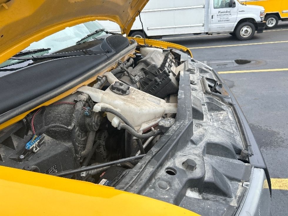 Light Duty Box Truck-Light and Medium Duty Trucks-GMC-2022-Savana G33903-Medford-MA-129,951\n\t\tmiles-$ 23,000 - Image 22