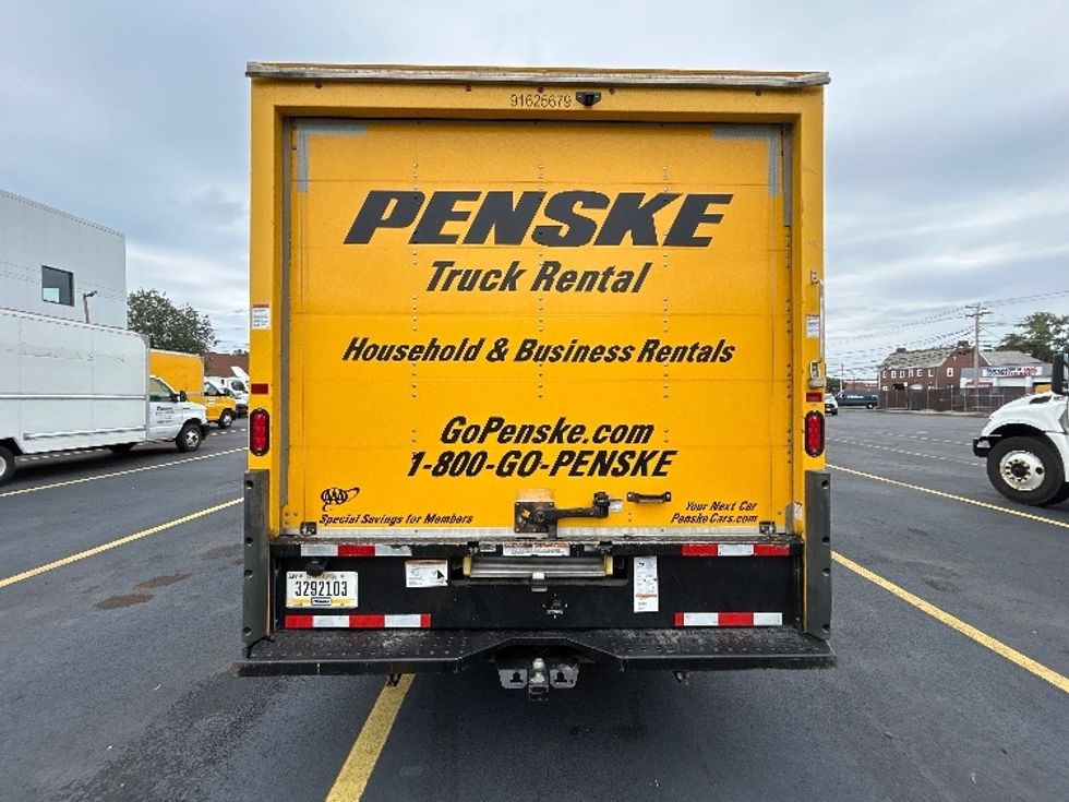 Light Duty Box Truck-Light and Medium Duty Trucks-GMC-2022-Savana G33903-Medford-MA-129,951\n\t\tmiles-$ 23,000 - Image 6