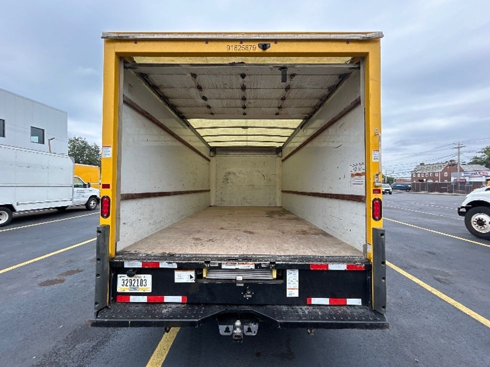 Light Duty Box Truck-Light and Medium Duty Trucks-GMC-2022-Savana G33903-Medford-MA-129,951\n\t\tmiles-$ 23,000 - Image 7