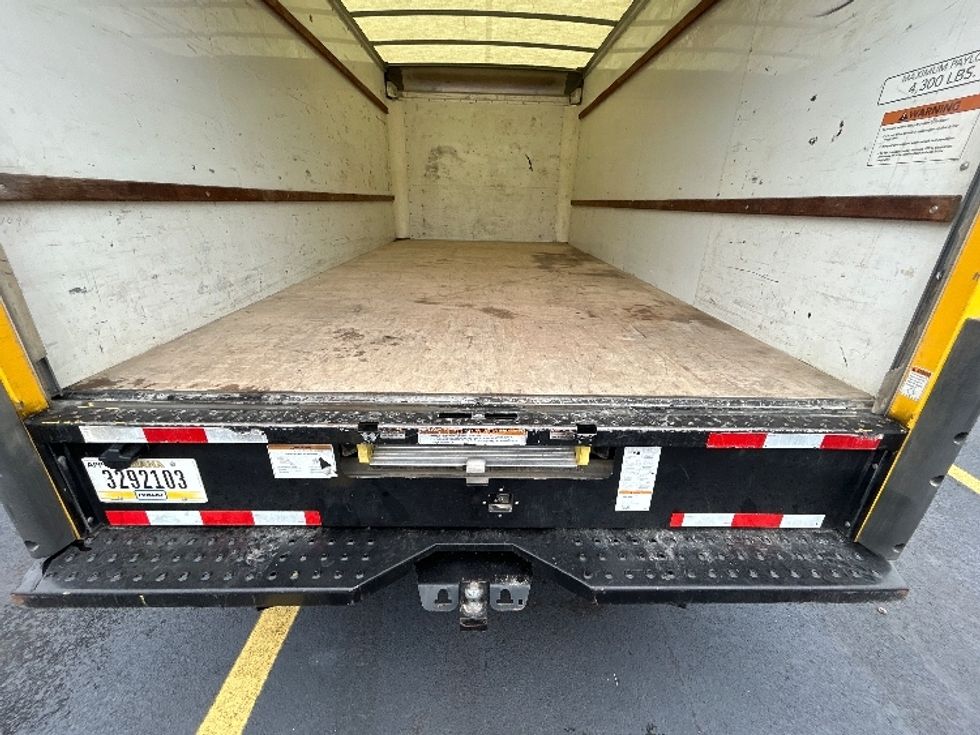 Light Duty Box Truck-Light and Medium Duty Trucks-GMC-2022-Savana G33903-Medford-MA-129,951\n\t\tmiles-$ 23,000 - Image 9