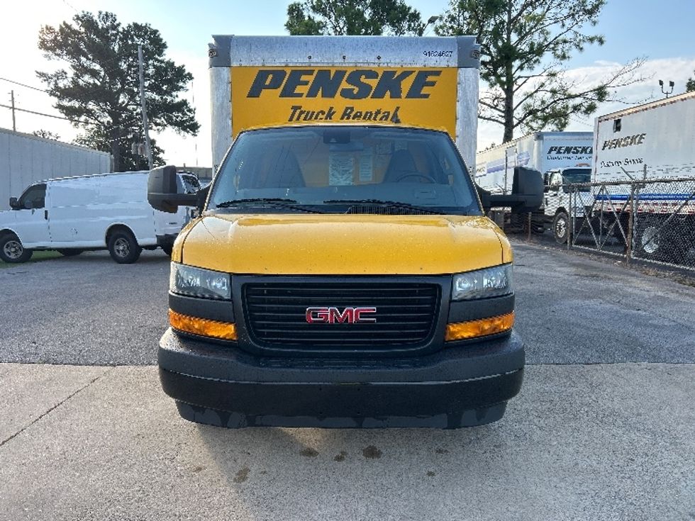 Light Duty Box Truck-Light and Medium Duty Trucks-GMC-2022-Savana G33903-Medley-FL-118,166\n\t\tmiles-$ 24,750 - Image 2