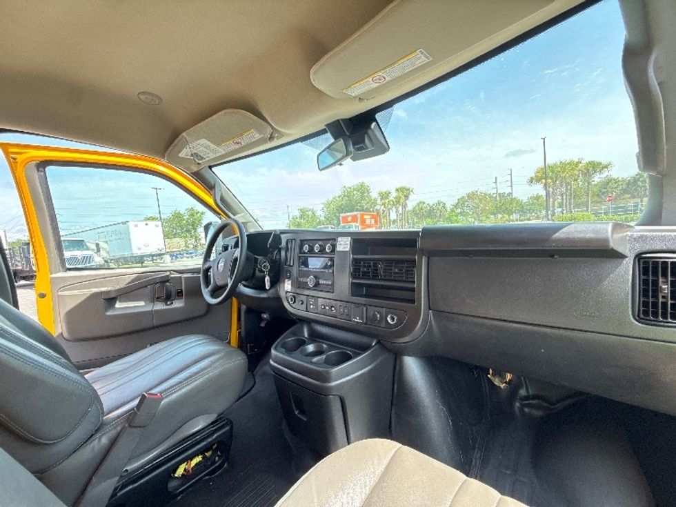 Light Duty Box Truck-Light and Medium Duty Trucks-GMC-2022-Savana G33903-Medley-FL-118,166\n\t\tmiles-$ 24,750 - Image 22