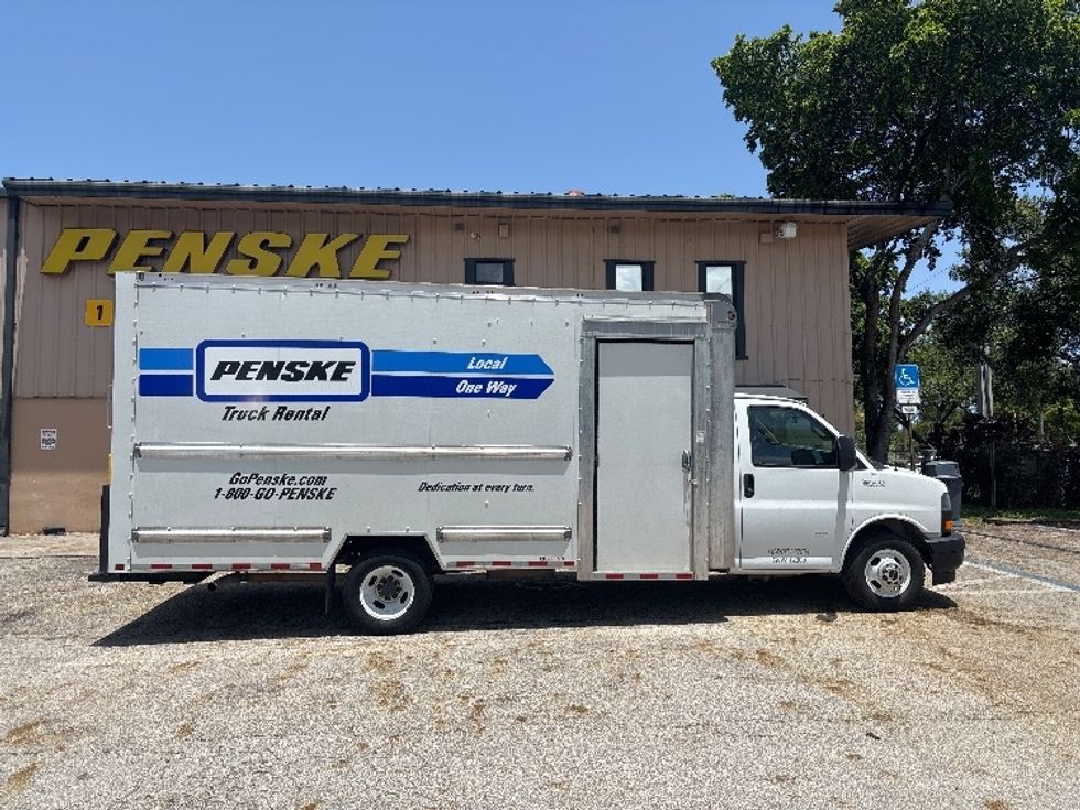 Light Duty Box Truck-Light and Medium Duty Trucks-GMC-2022-Savana G33903-Medley-FL-54,441\n\t\tmiles-$ 38,000 - Image 14