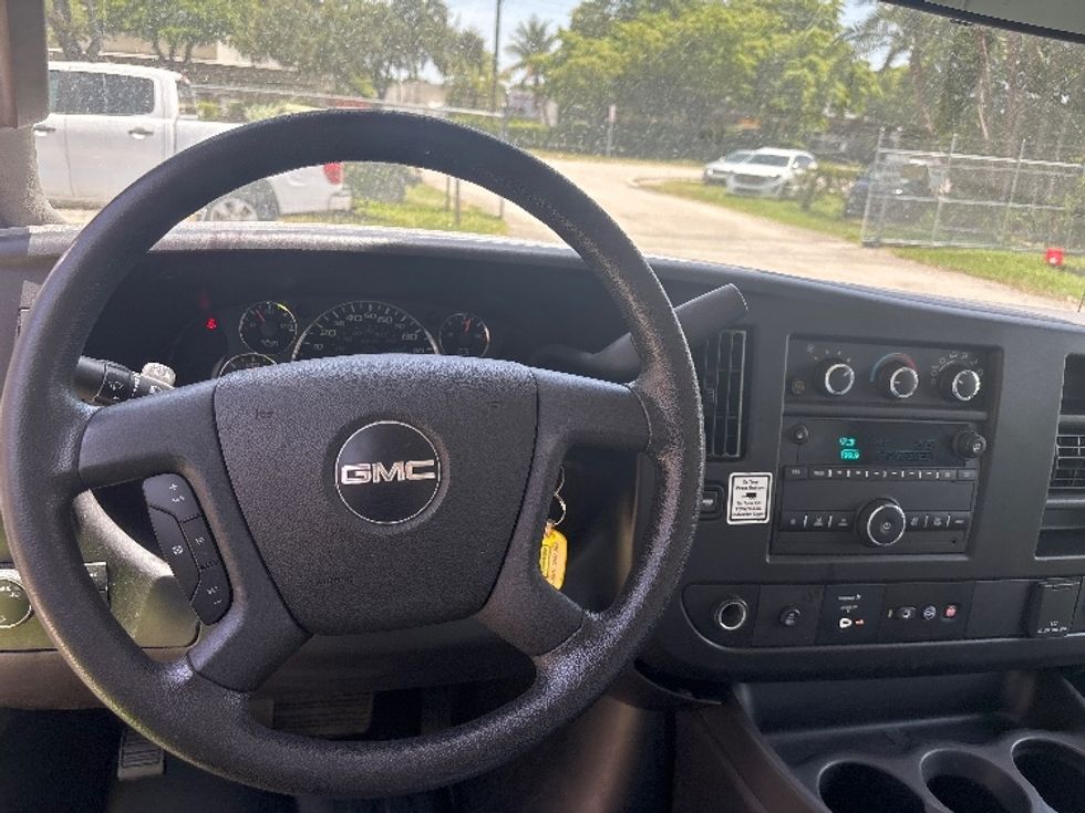 Light Duty Box Truck-Light and Medium Duty Trucks-GMC-2022-Savana G33903-Medley-FL-54,441\n\t\tmiles-$ 38,000 - Image 17