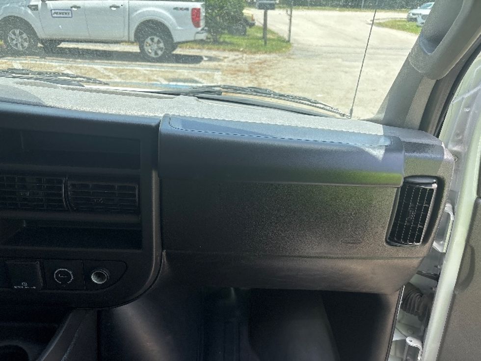 Light Duty Box Truck-Light and Medium Duty Trucks-GMC-2022-Savana G33903-Medley-FL-54,441\n\t\tmiles-$ 38,000 - Image 20
