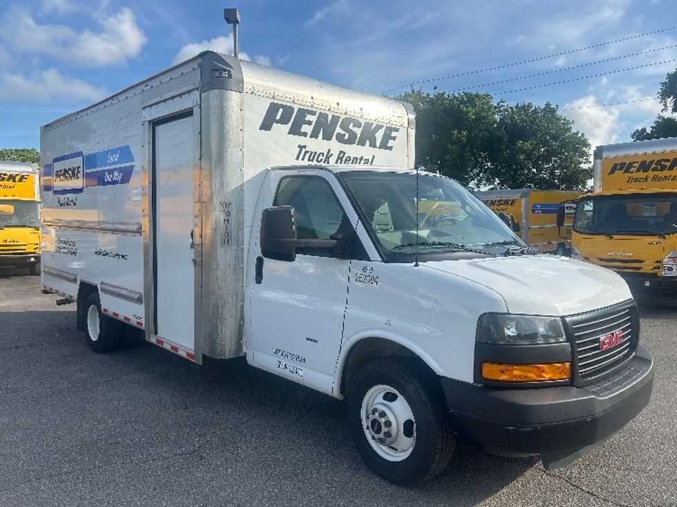 Light Duty Box Truck-Light and Medium Duty Trucks-GMC-2022-Savana G33903-Medley-FL-93,062\n\t\tmiles-$ 33,500 - Image 1