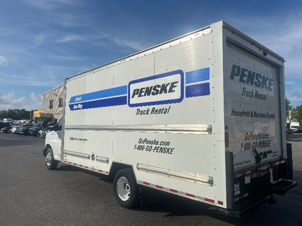 Light Duty Box Truck-Light and Medium Duty Trucks-GMC-2022-Savana G33903-Medley-FL-93,062\n\t\tmiles-$ 33,500 - Image 6
