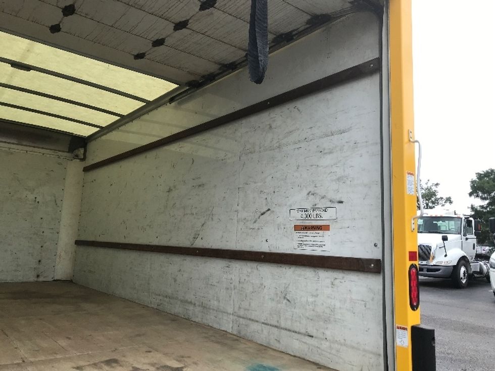 Light Duty Box Truck-Light and Medium Duty Trucks-GMC-2022-Savana G33903-Memphis-TN-106,347\n\t\tmiles-$ 25,000 - Image 10