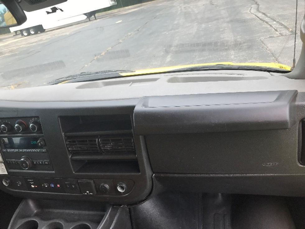 Light Duty Box Truck-Light and Medium Duty Trucks-GMC-2022-Savana G33903-Memphis-TN-106,347\n\t\tmiles-$ 25,000 - Image 18