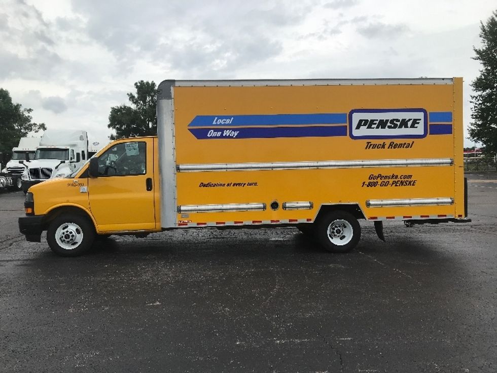 Light Duty Box Truck-Light and Medium Duty Trucks-GMC-2022-Savana G33903-Memphis-TN-106,347\n\t\tmiles-$ 25,000 - Image 4