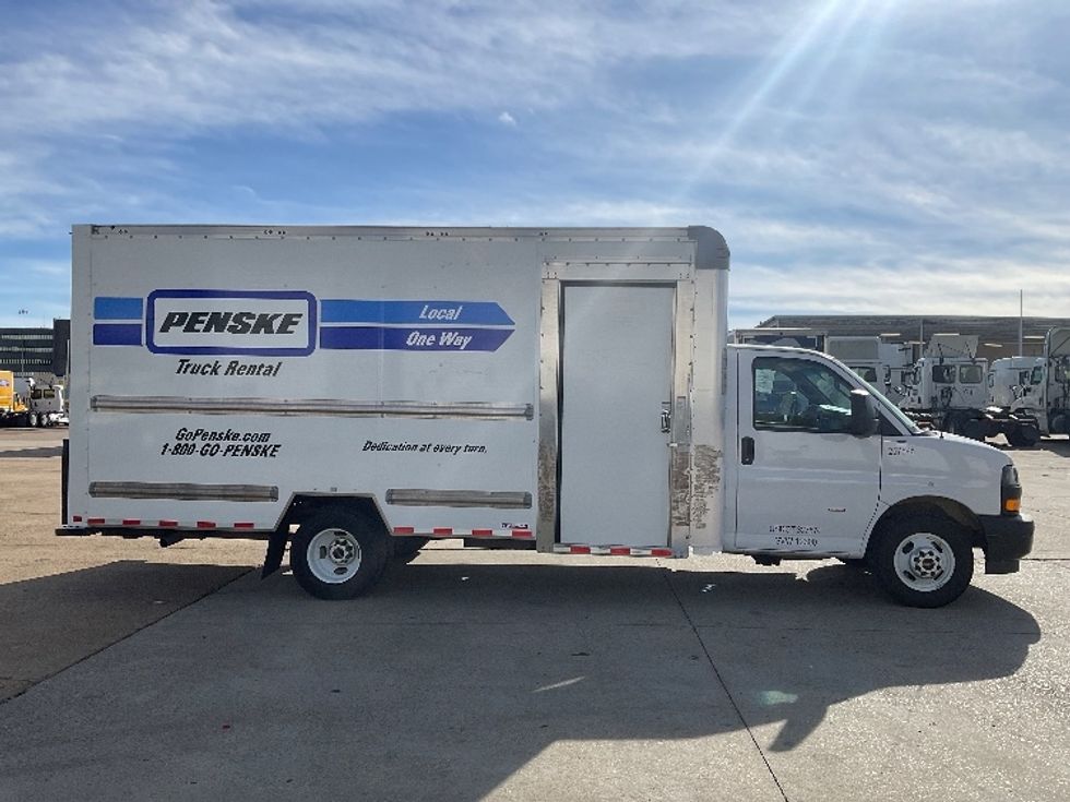 Light Duty Box Truck-Light and Medium Duty Trucks-GMC-2022-Savana G33903-Memphis-TN-34,333\n\t\tmiles-$ 42,750 - Image 15