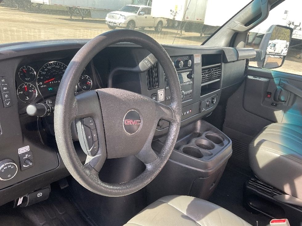 Light Duty Box Truck-Light and Medium Duty Trucks-GMC-2022-Savana G33903-Memphis-TN-34,333\n\t\tmiles-$ 42,750 - Image 17