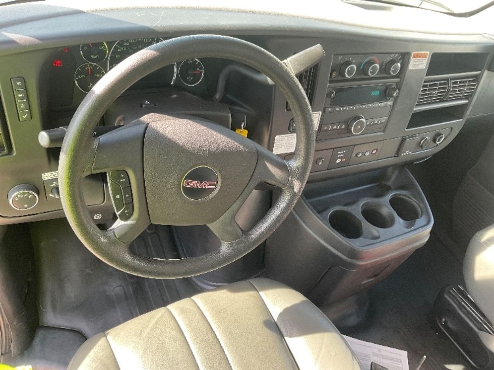 Light Duty Box Truck-Light and Medium Duty Trucks-GMC-2022-Savana G33903-Memphis-TN-34,333\n\t\tmiles-$ 42,750 - Image 18