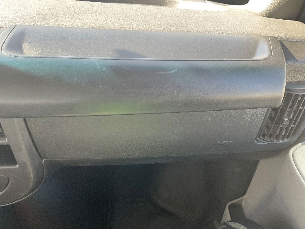 Light Duty Box Truck-Light and Medium Duty Trucks-GMC-2022-Savana G33903-Memphis-TN-34,333\n\t\tmiles-$ 42,750 - Image 21