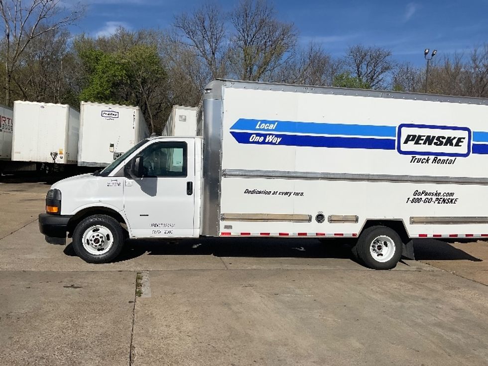 Light Duty Box Truck-Light and Medium Duty Trucks-GMC-2022-Savana G33903-Memphis-TN-34,333\n\t\tmiles-$ 42,750 - Image 4