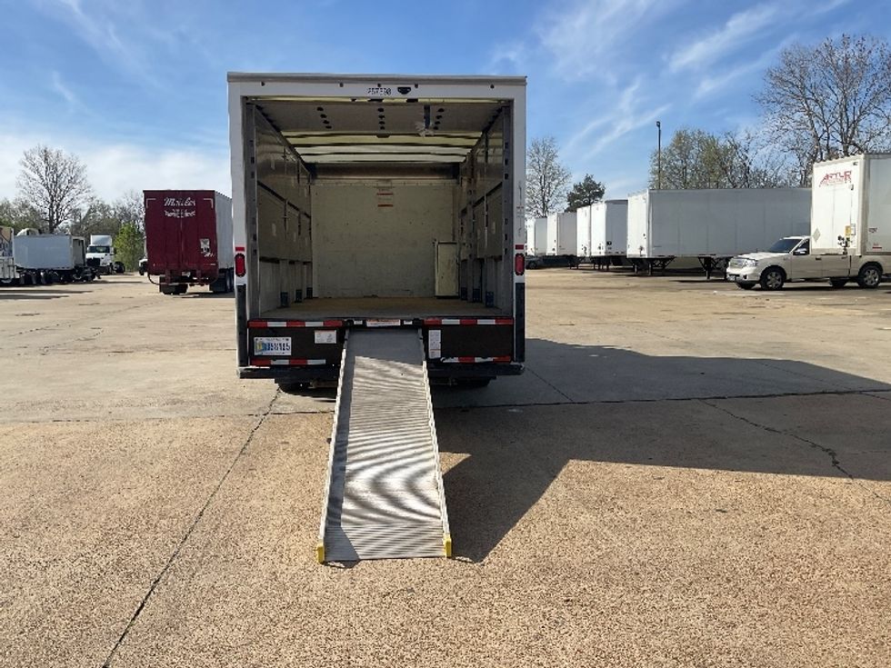 Light Duty Box Truck-Light and Medium Duty Trucks-GMC-2022-Savana G33903-Memphis-TN-34,333\n\t\tmiles-$ 42,750 - Image 9