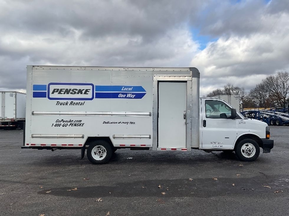 Light Duty Box Truck-Light and Medium Duty Trucks-GMC-2022-Savana G33903-Memphis-TN-37,735\n\t\tmiles-$ 44,250 - Image 12