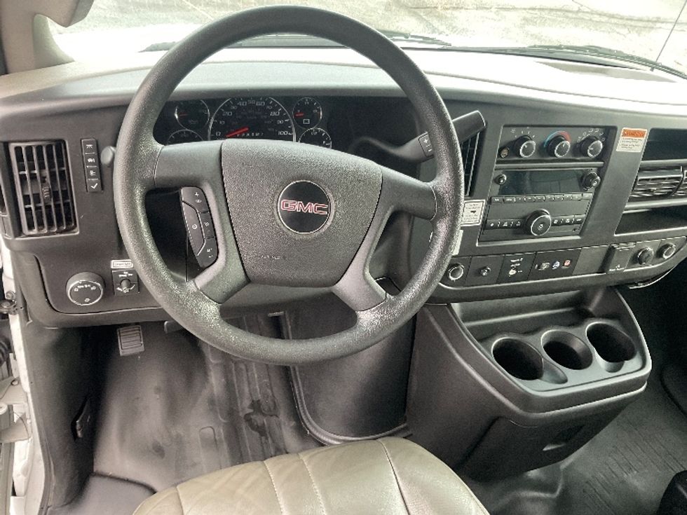 Light Duty Box Truck-Light and Medium Duty Trucks-GMC-2022-Savana G33903-Memphis-TN-37,735\n\t\tmiles-$ 44,250 - Image 14