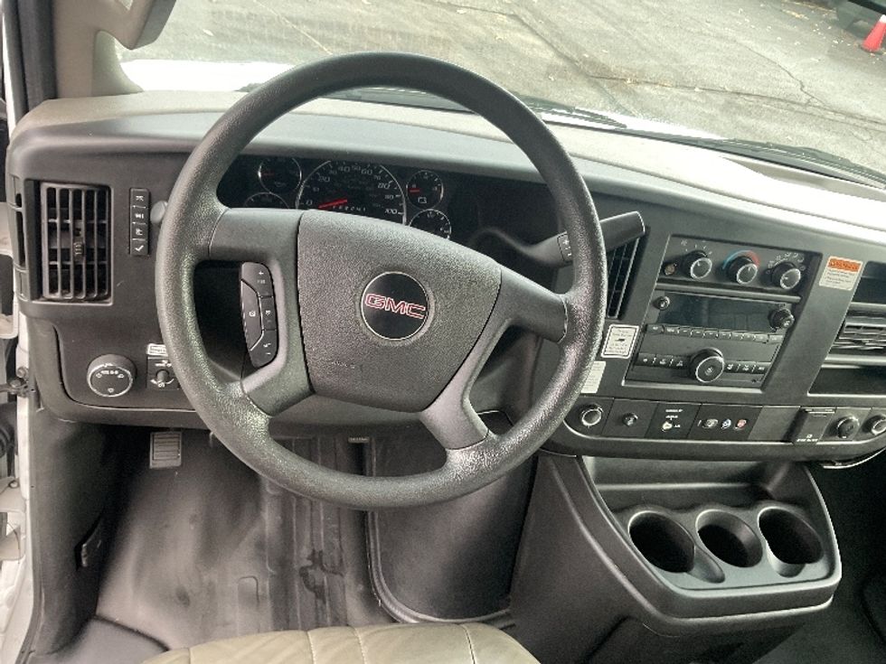 Light Duty Box Truck-Light and Medium Duty Trucks-GMC-2022-Savana G33903-Memphis-TN-37,735\n\t\tmiles-$ 44,250 - Image 15