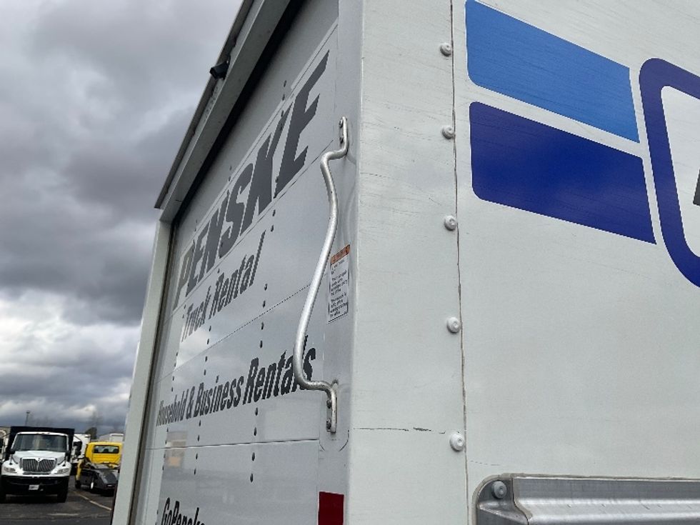 Light Duty Box Truck-Light and Medium Duty Trucks-GMC-2022-Savana G33903-Memphis-TN-37,735\n\t\tmiles-$ 44,250 - Image 22